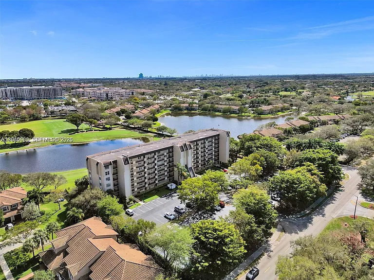 3300 W Rolling Hills Cir #104 — Photo 1