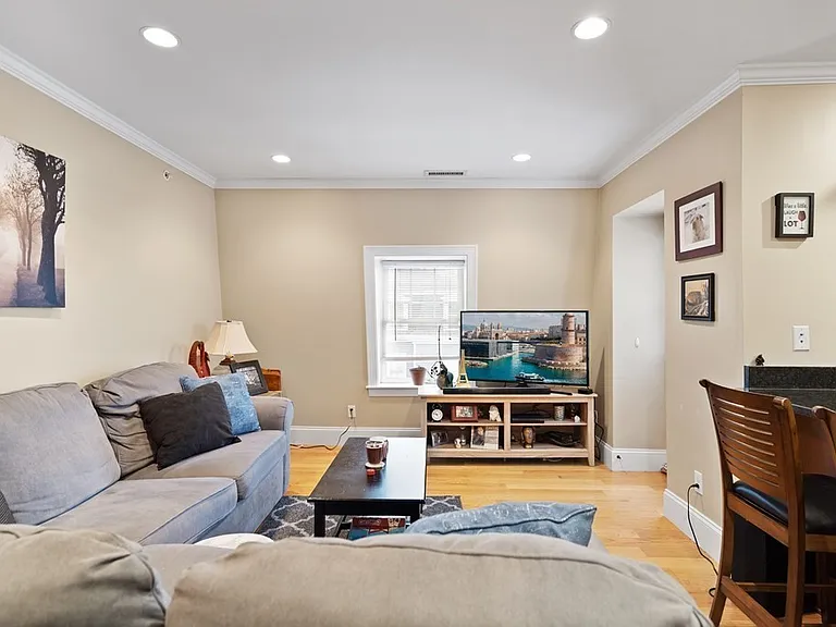 75 Pine St #31 — Photo 6