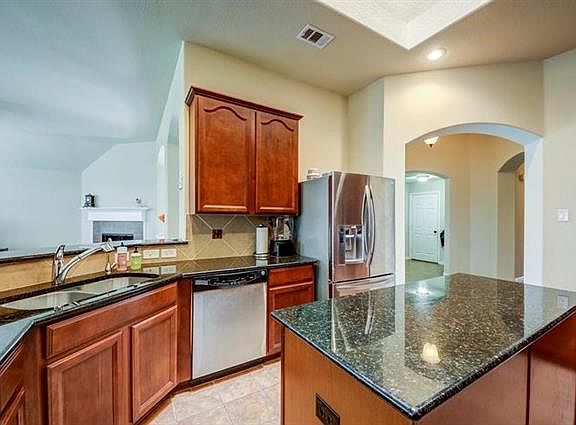 5th image of 408 Sodbury Ct