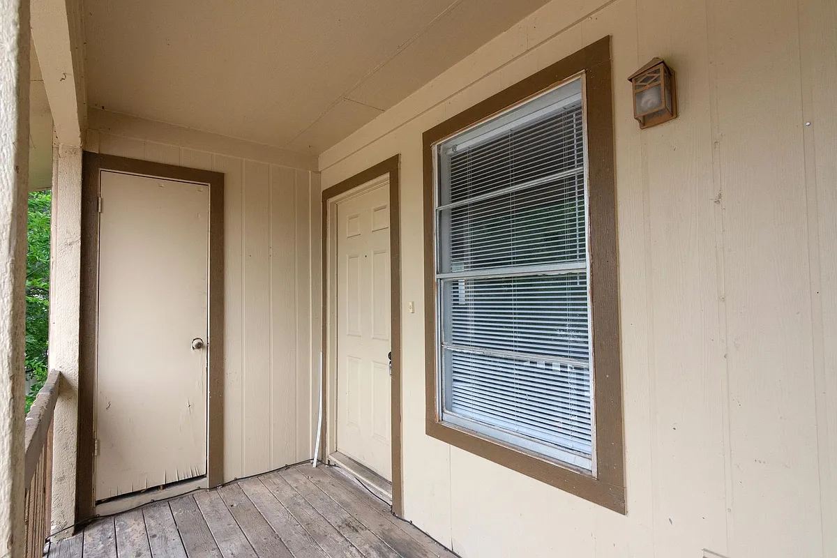 Building Photo - 1607 Onion Creek Village Dr