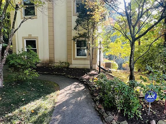 3rd image of 8502 Old Towne Ct