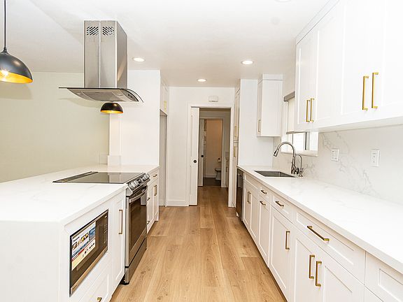 2nd image of 12045 Los Reyes Ave