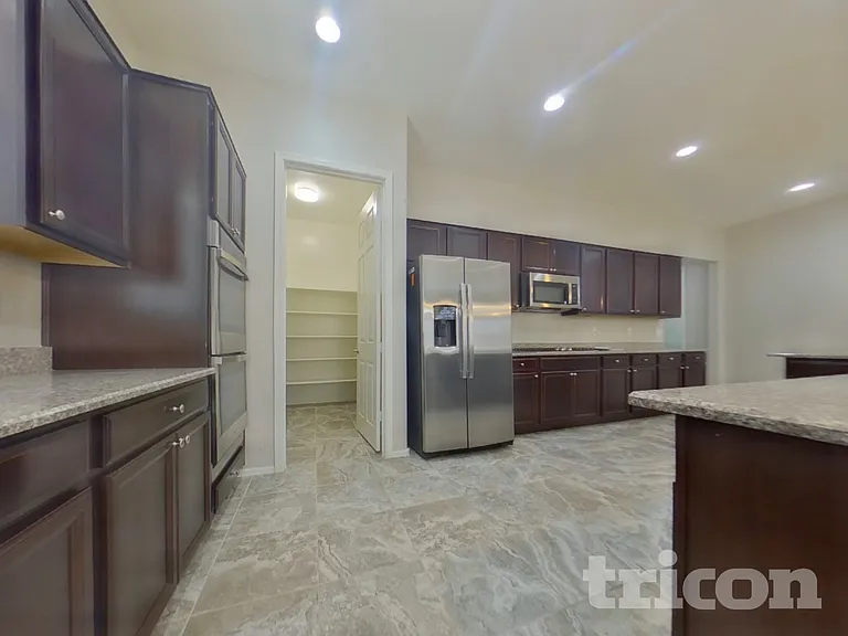 15744 W Pierce St — Photo 5