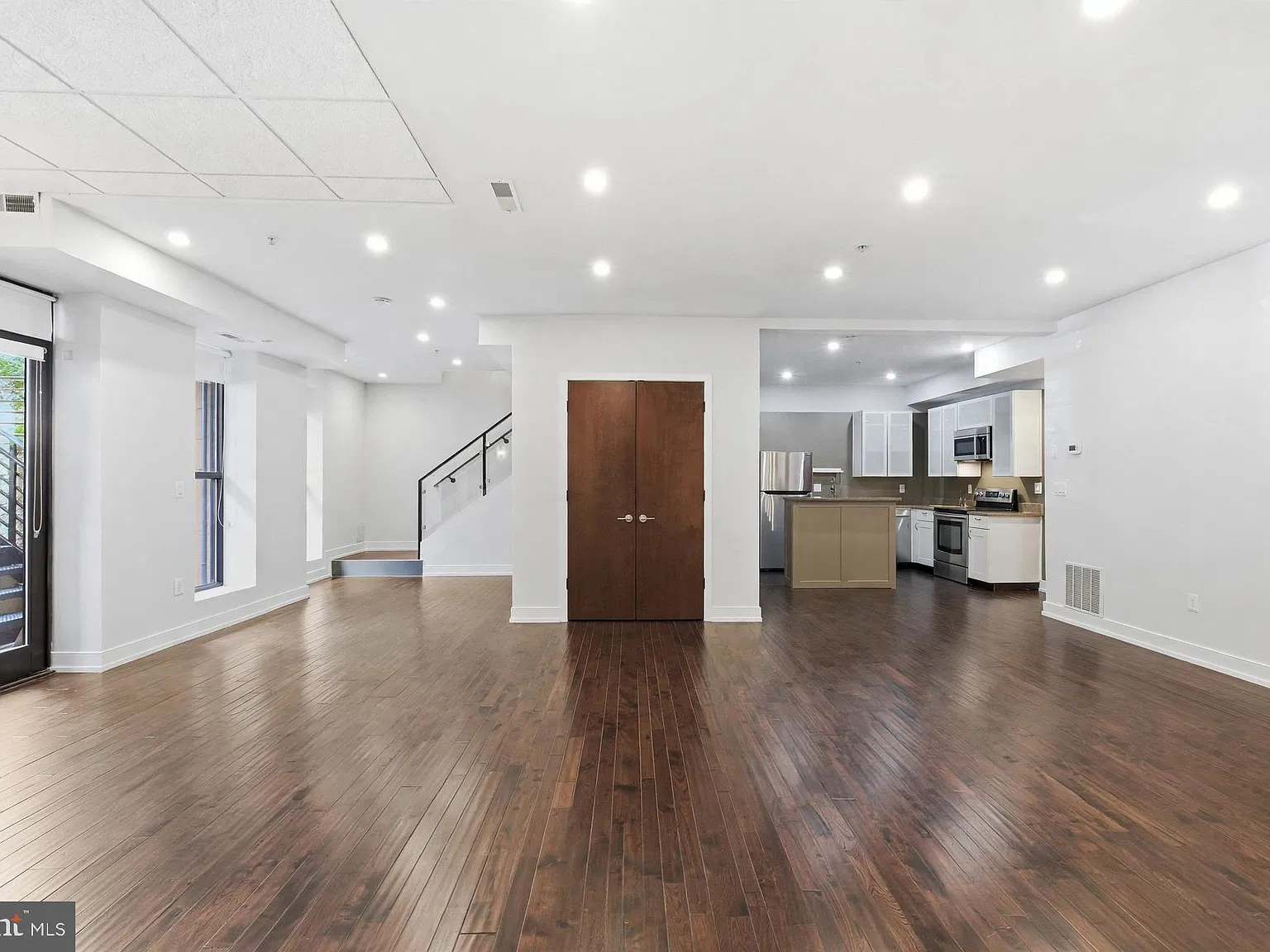 2 bed, 2.0 bath, 1500 sqft, $4,600 — Photo 4