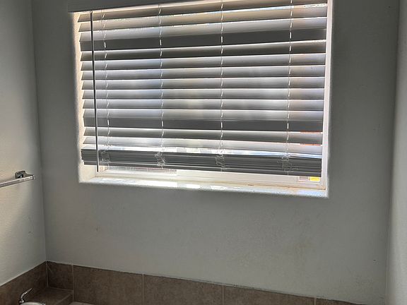 3rd image of 1034 Jackson St