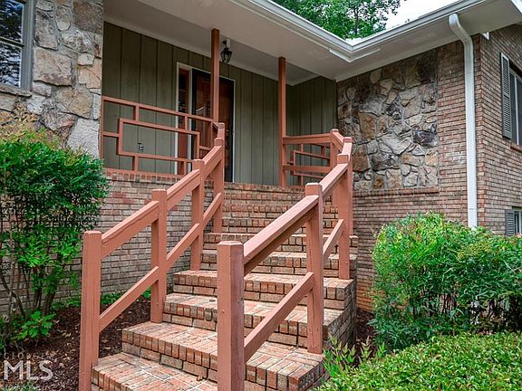 2nd image of 3646 Rainbow Cir