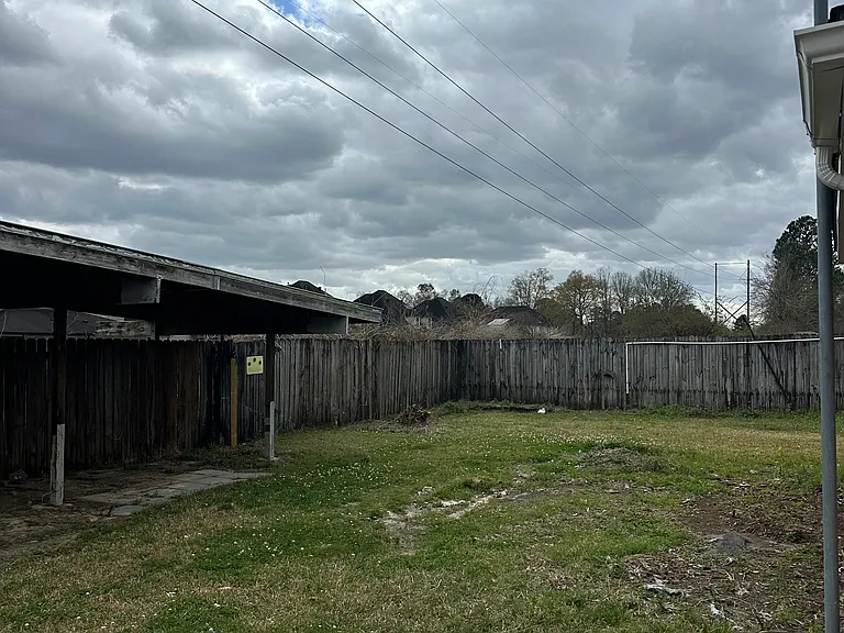 2243 Bernwood Dr — Photo 16
