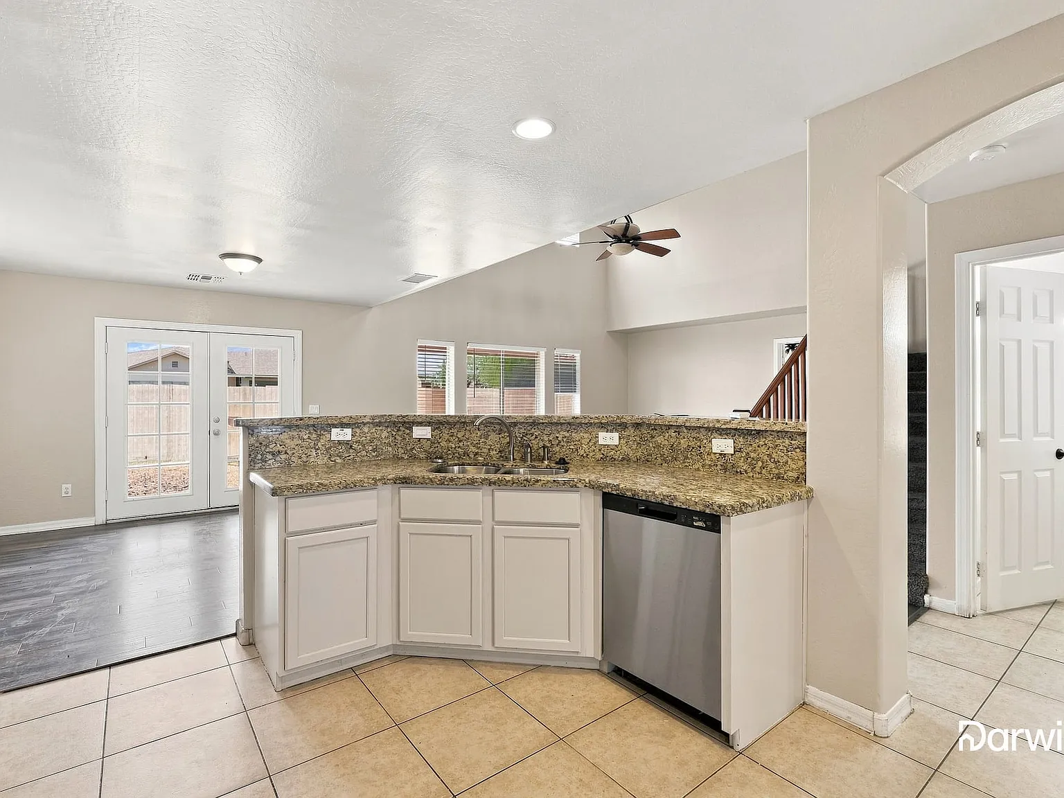 3 bed, 2.5 bath, 2078 sqft, $2,395 — Photo 4