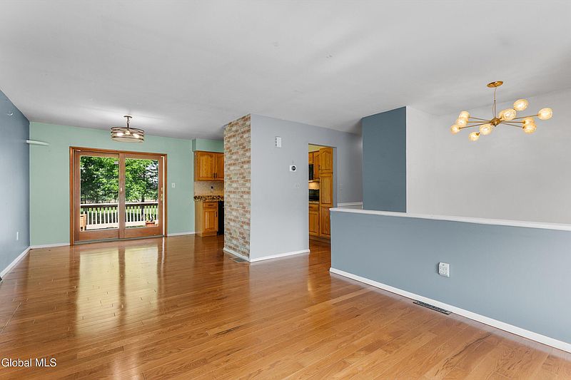 4th image of 5 Cottontail Lane