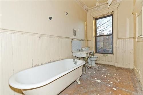 5th image of 136 Mac Donough St