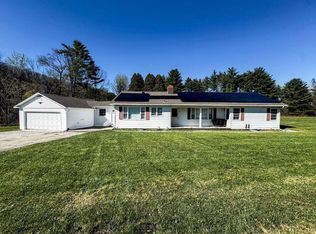 105 Schoolhouse Road, Pownal, VT 05261