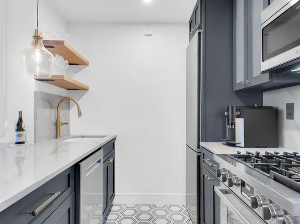 280 Park Avenue South image 2 of 17