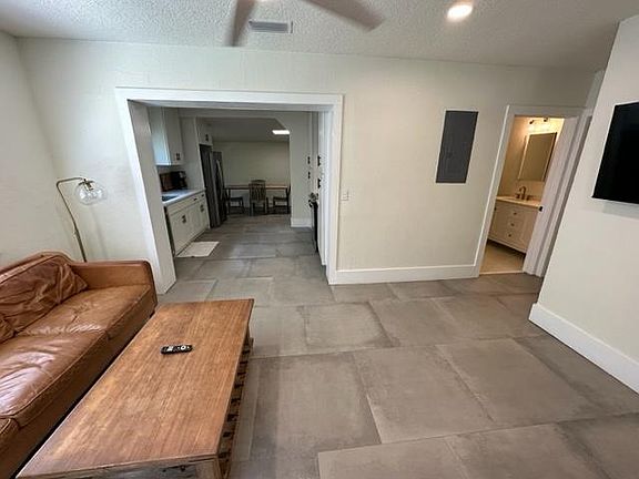 3rd image of 2838 Myra St