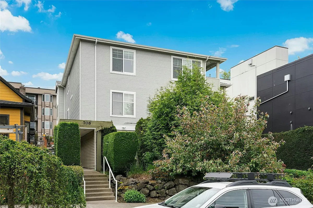 Building Photo - 706 16th Ave #202