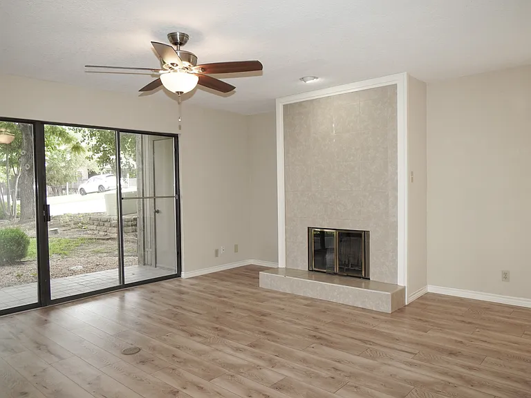 1121 Signal Ridge Pl — Photo 4