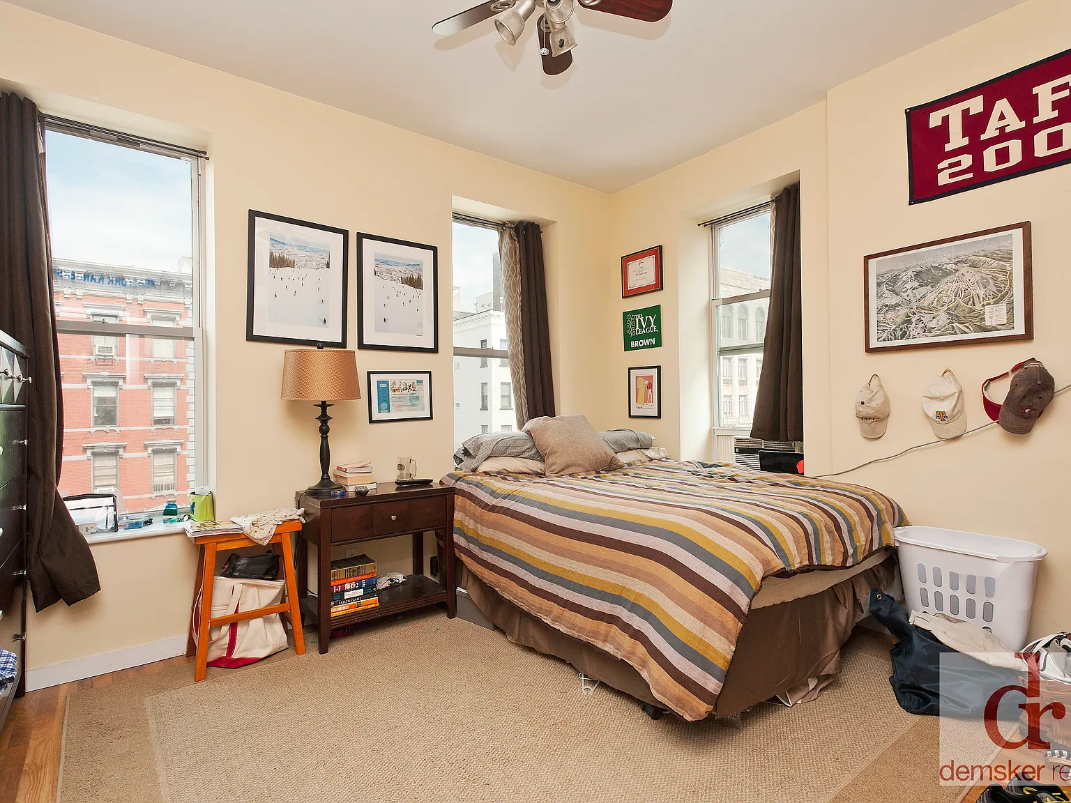 300 East 6th Street — Photo 3