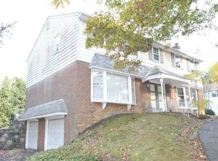 815 Pinewood Dr, Elkins Park, PA 19027