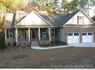230 Heatherbrook Cir, Spring Lake, NC 28390