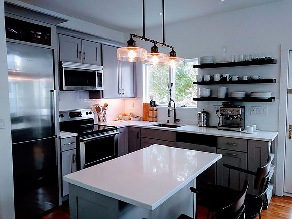 3rd image of 147 Cushing St APT 2