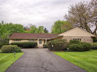 24559 Tunbridge Ln, Beachwood, OH