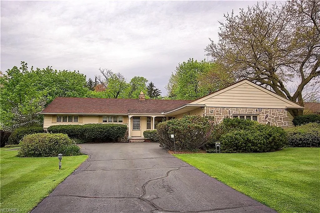 24559 Tunbridge Ln photo 1