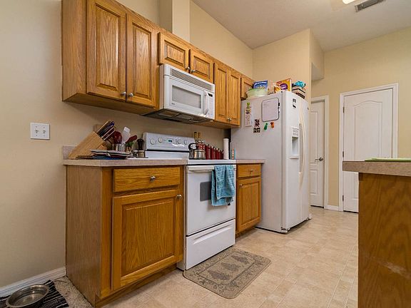 5th image of 151 SW Huntington Gln