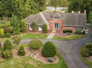 137 Robeth Ln, Wethersfield, CT 06109