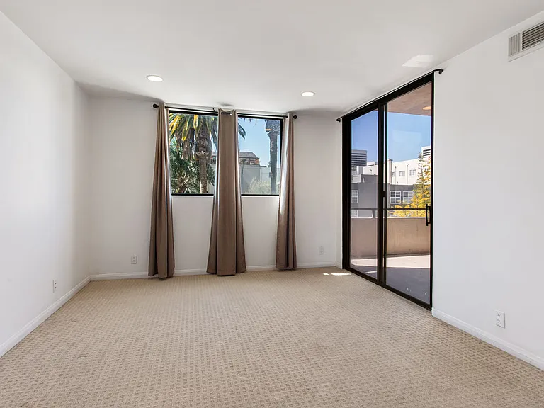 1880 Veteran Ave #211 — Photo 13