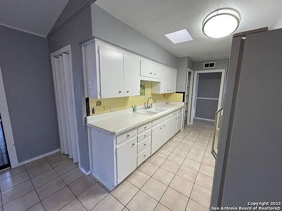 4th image of 222 Lemonwood Ave