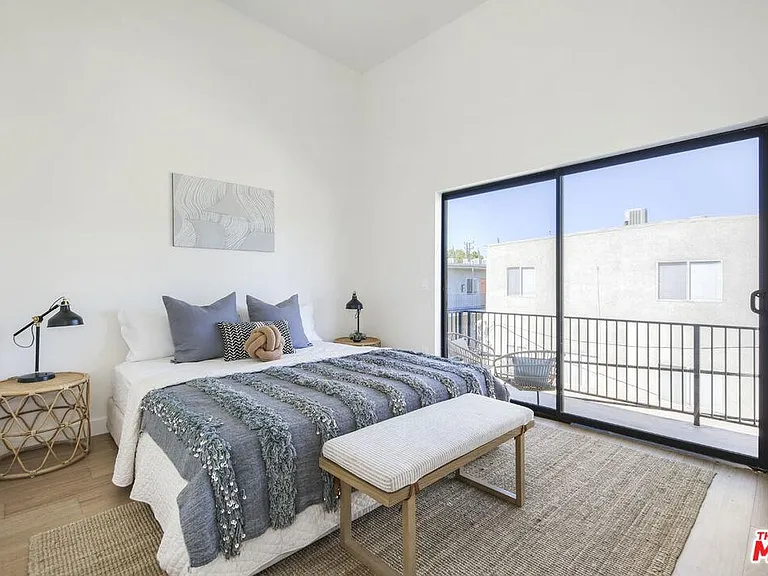 2337 Ridgeview Ave — Photo 3