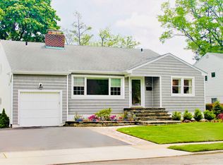 2760 Beatrice Ln, North Bellmore, NY 11710