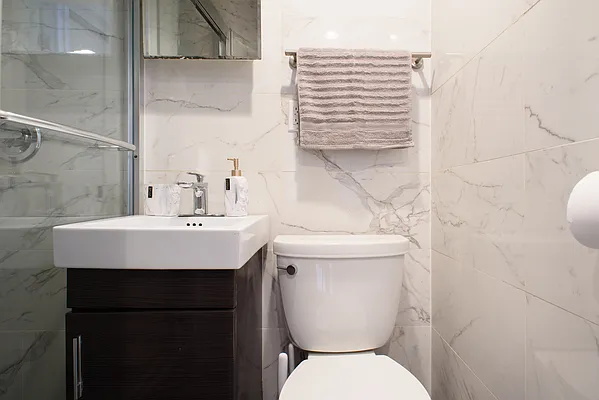 Rented by Urban Furnished LLC | media 29