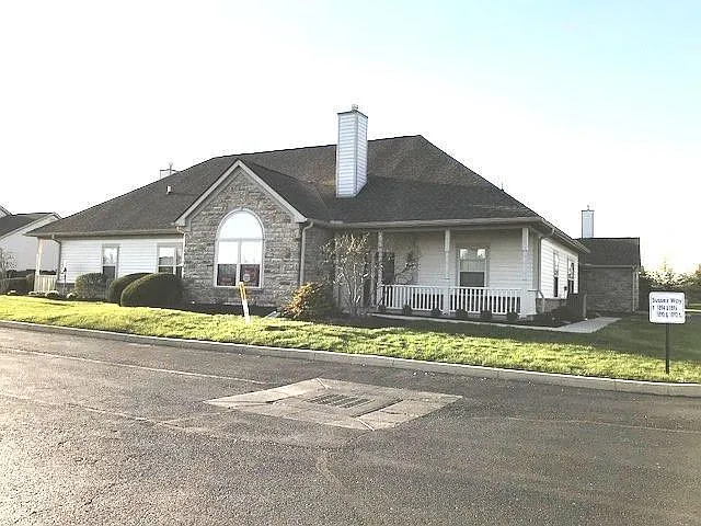 1894 Sussex Way photo 1