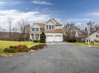 40 Canada Goose Dr, Hackettstown, NJ 07840