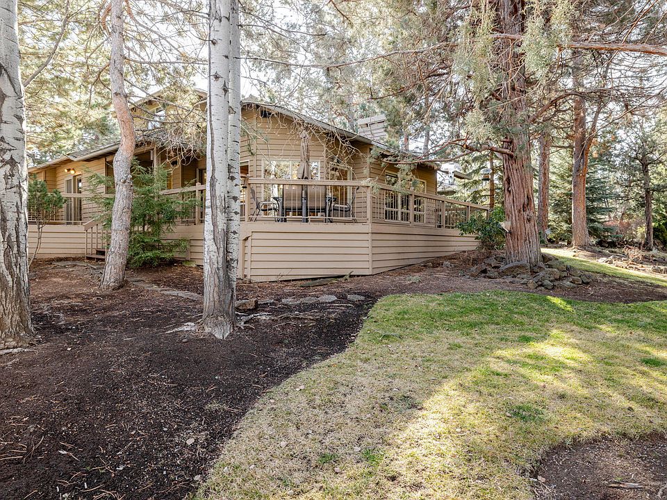 1st image of 3123 NW Clubhouse Dr