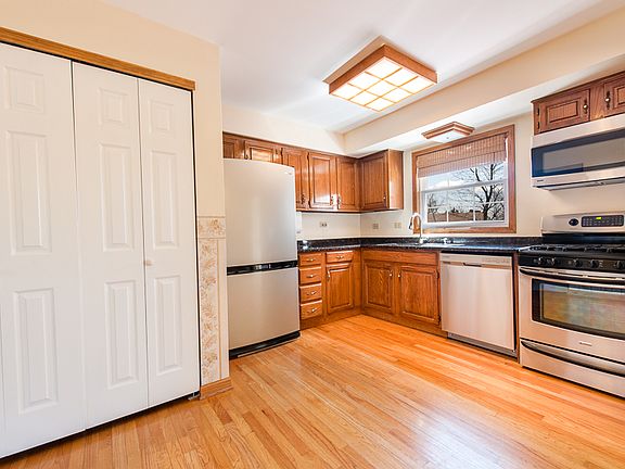 4th image of 3500 Treaty Ln