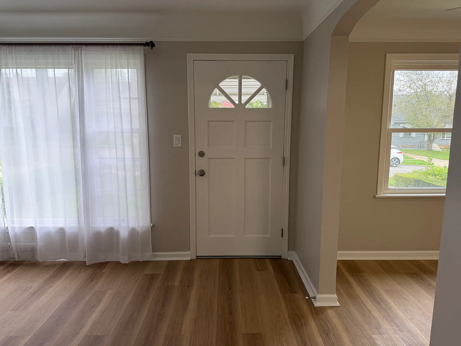 4 bed, 1.5 bath, 1509 sqft, $2,100 — Photo 3