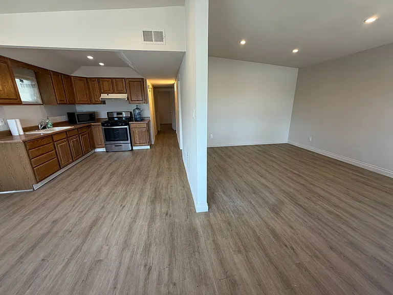 909 Elko Way — Photo 3