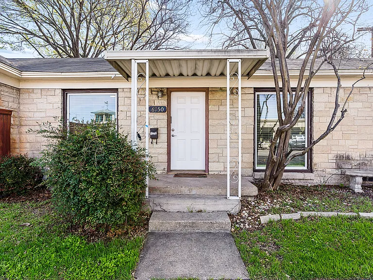 6950 Hillcrest Ave — Photo 5