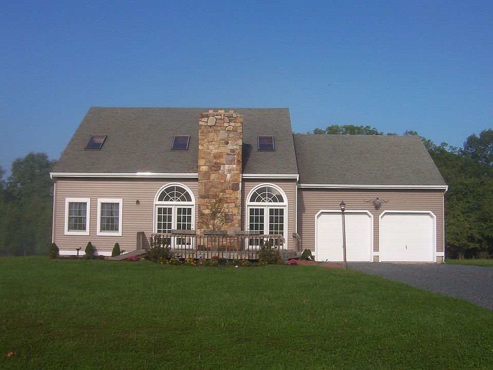Exterior / Tall Garage