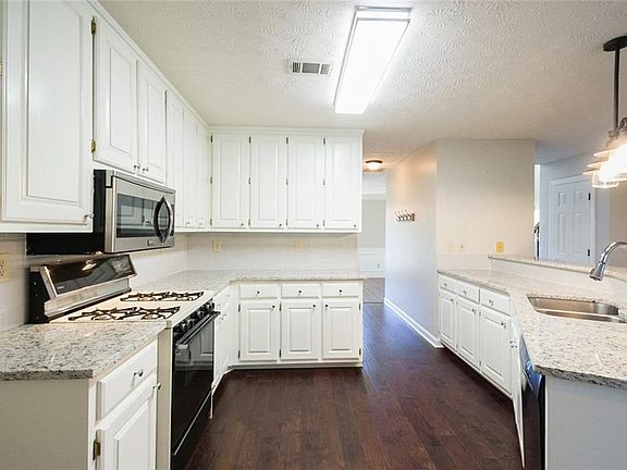 2nd image of 2950 Hunters Pond Ct
