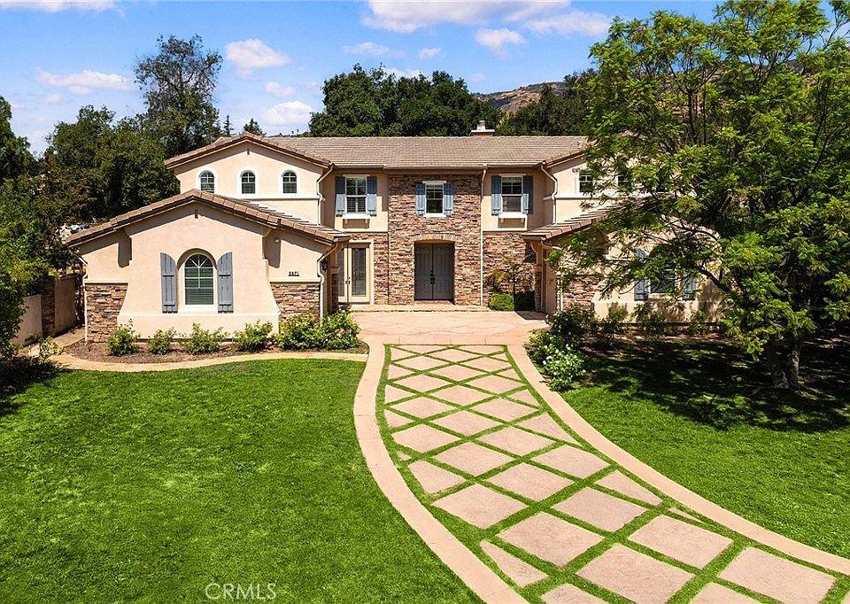 1st image of 2271 Redwood Dr