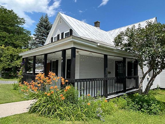 2nd image of 25 Lake St
