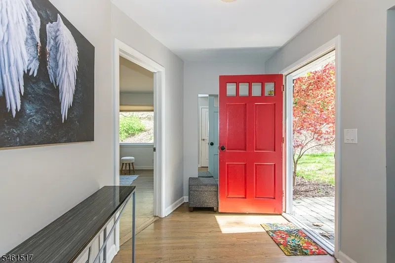 4 bed, 3.0 bath, $6,000 — Photo 2