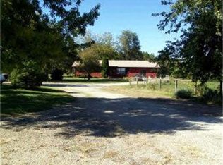 1281 N 1025 East Rd, Taylorville, IL 62568