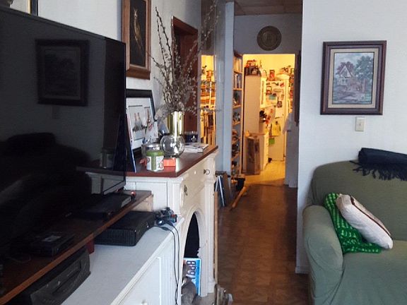 Living room to Hallway