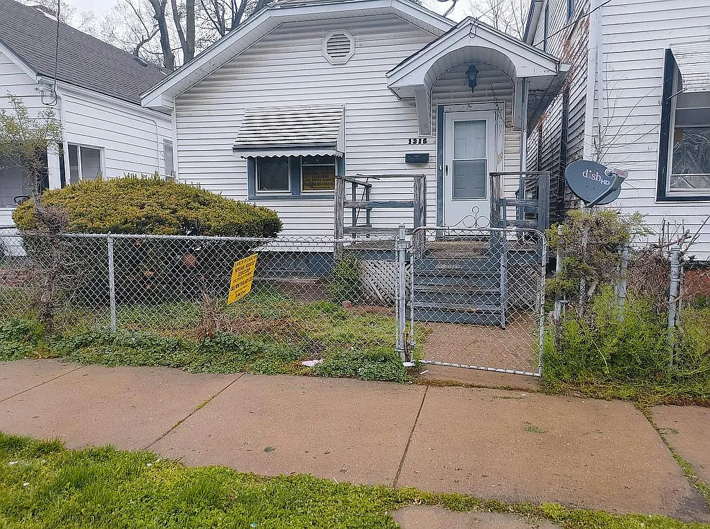 1315 West John H Gwynn Junior Avenue — Photo 2
