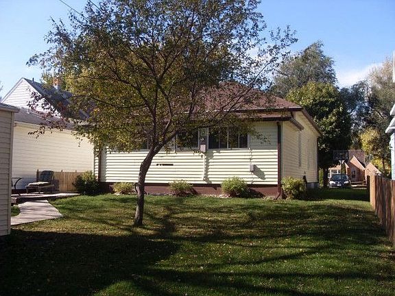 2nd image of 742 Idaho Ave SE
