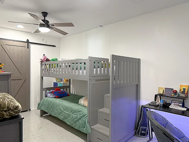 35 Laurel Crse — Photo 19