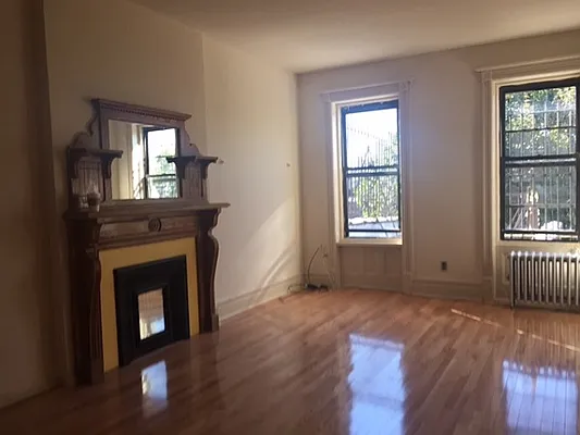 Rented by Perry Associates NYC Inc | media 26